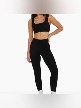 SET ACTIVE size xs sculptflex leggings and size s sports bra